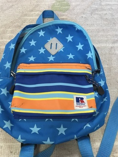 リュックB右.JPG